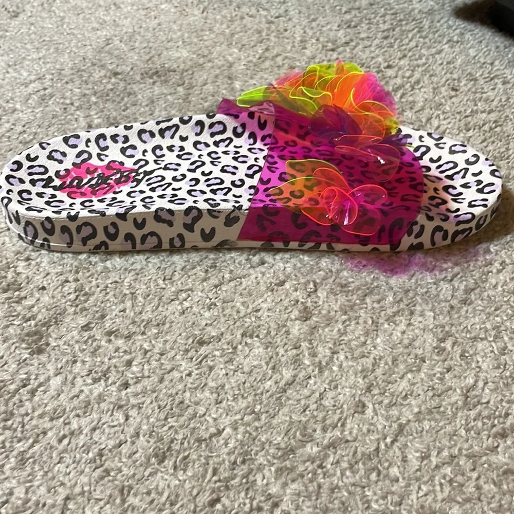 Betsey Johnson Neon Leopard Slides “Dalary” NWT - Picture 2 of 6